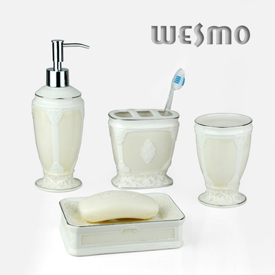 4 Piece White  Fashionable Porcelain Bathroom Accessories